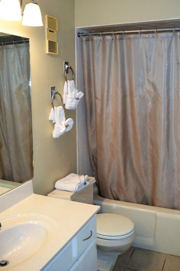 Regency Towers Hotel Lower Grand Lagoon Bagian luar foto